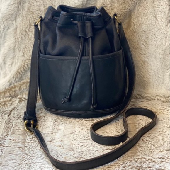 Coach Handbags - Vintage Coach Drawstring Leather Bucket Bag